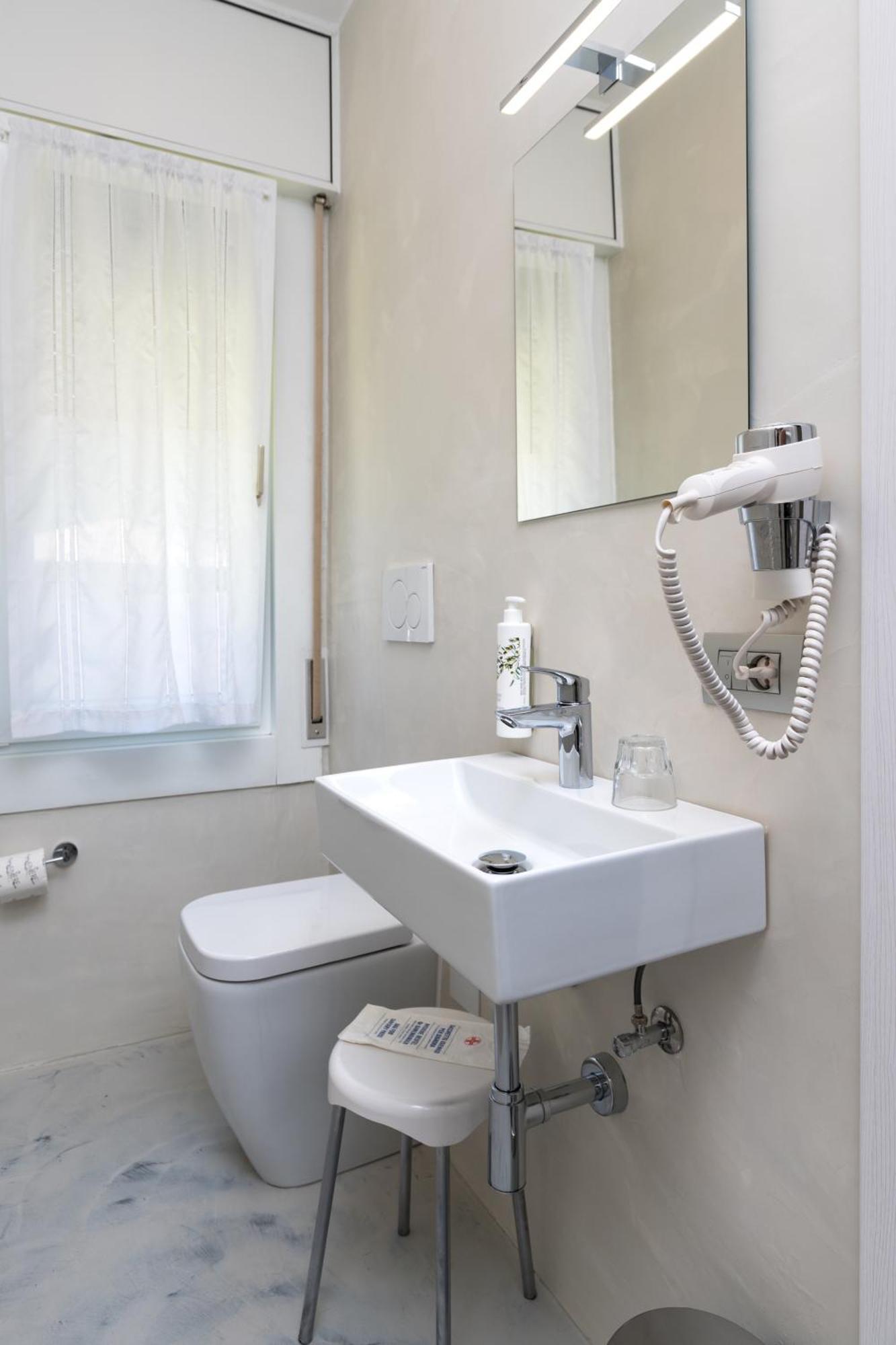 Hotel Martinelli Ronzo-Chienis Habitación foto